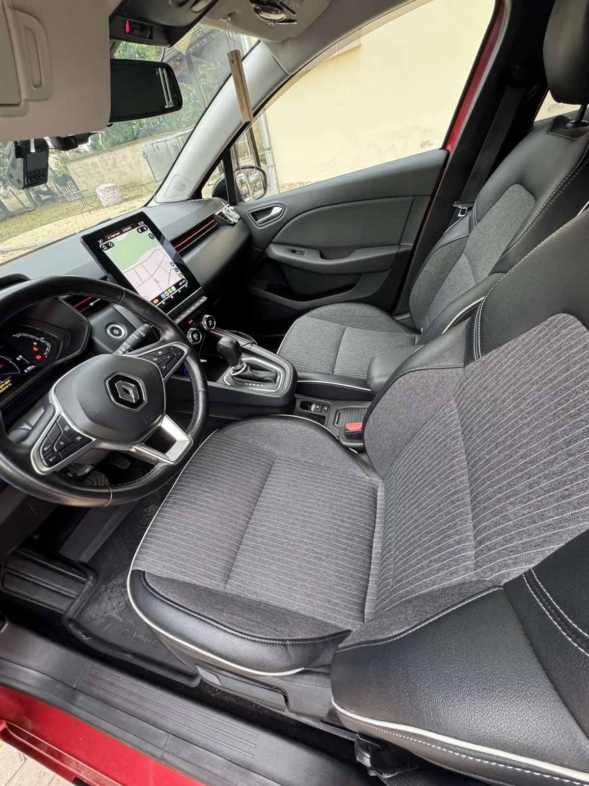 Renault Clio, снимка 12 - Автомобили и джипове - 56164688
