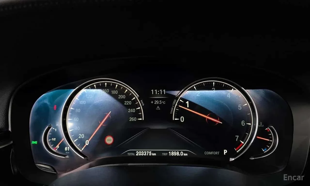 BMW 520 / ДИСТРОНИК / ХЕД-ЪП / АВТОКРЕДИТ БЕЗ ПЪРВОНАЧАЛНА, снимка 9 - Автомобили и джипове - 56200356