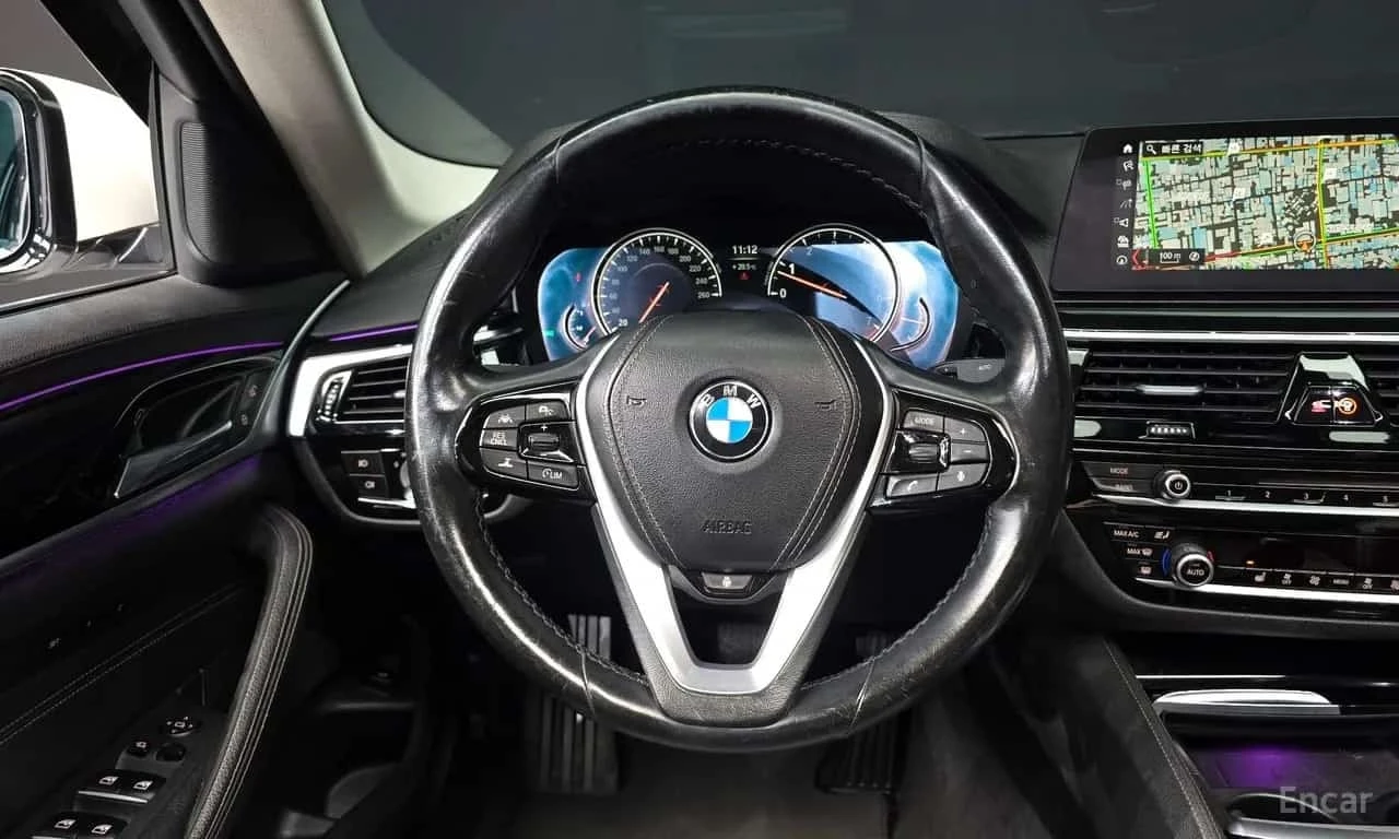 BMW 520 / ДИСТРОНИК / ХЕД-ЪП / АВТОКРЕДИТ БЕЗ ПЪРВОНАЧАЛНА, снимка 13 - Автомобили и джипове - 56200356