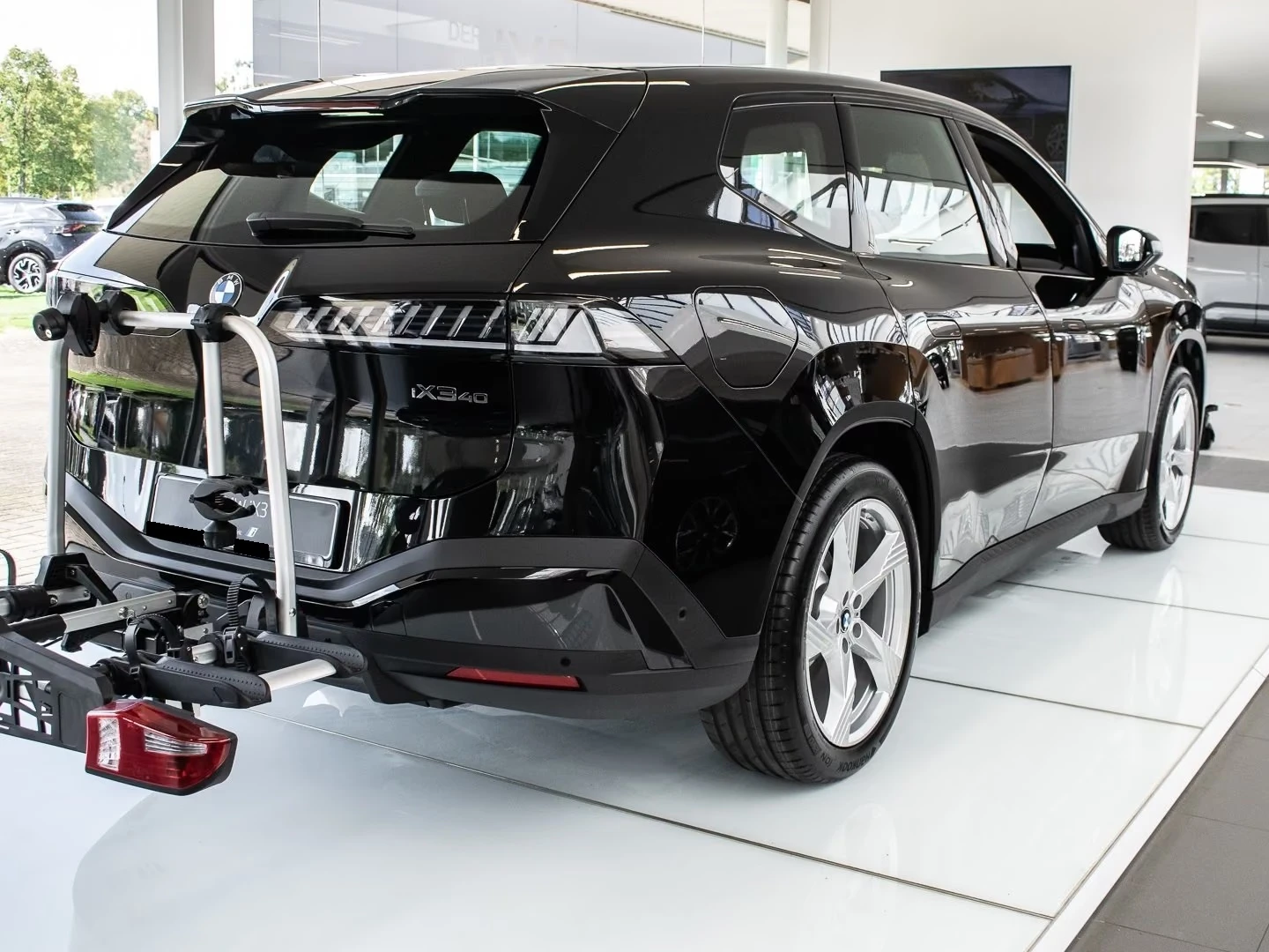 BMW iX3 40/M-SPORT/LED/KEYLESS/, снимка 4 - Автомобили и джипове - 56327537