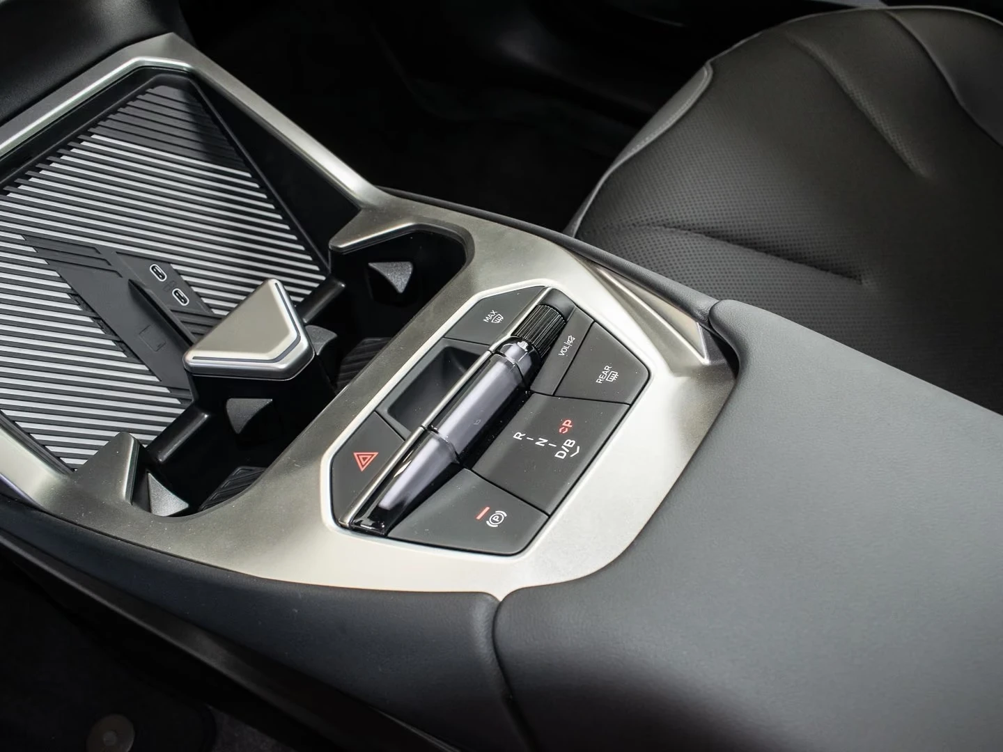 BMW iX3 40/M-SPORT/LED/KEYLESS/, снимка 9 - Автомобили и джипове - 56327537