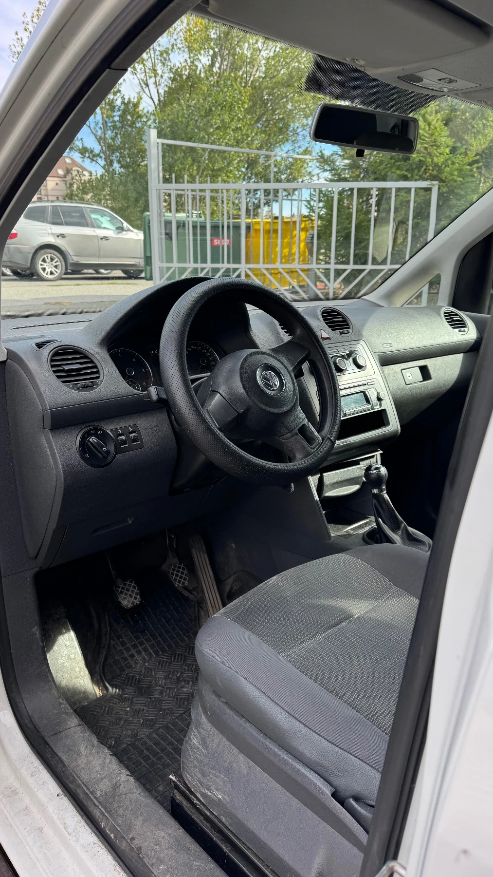 VW Caddy, снимка 8 - Автомобили и джипове - 56556428