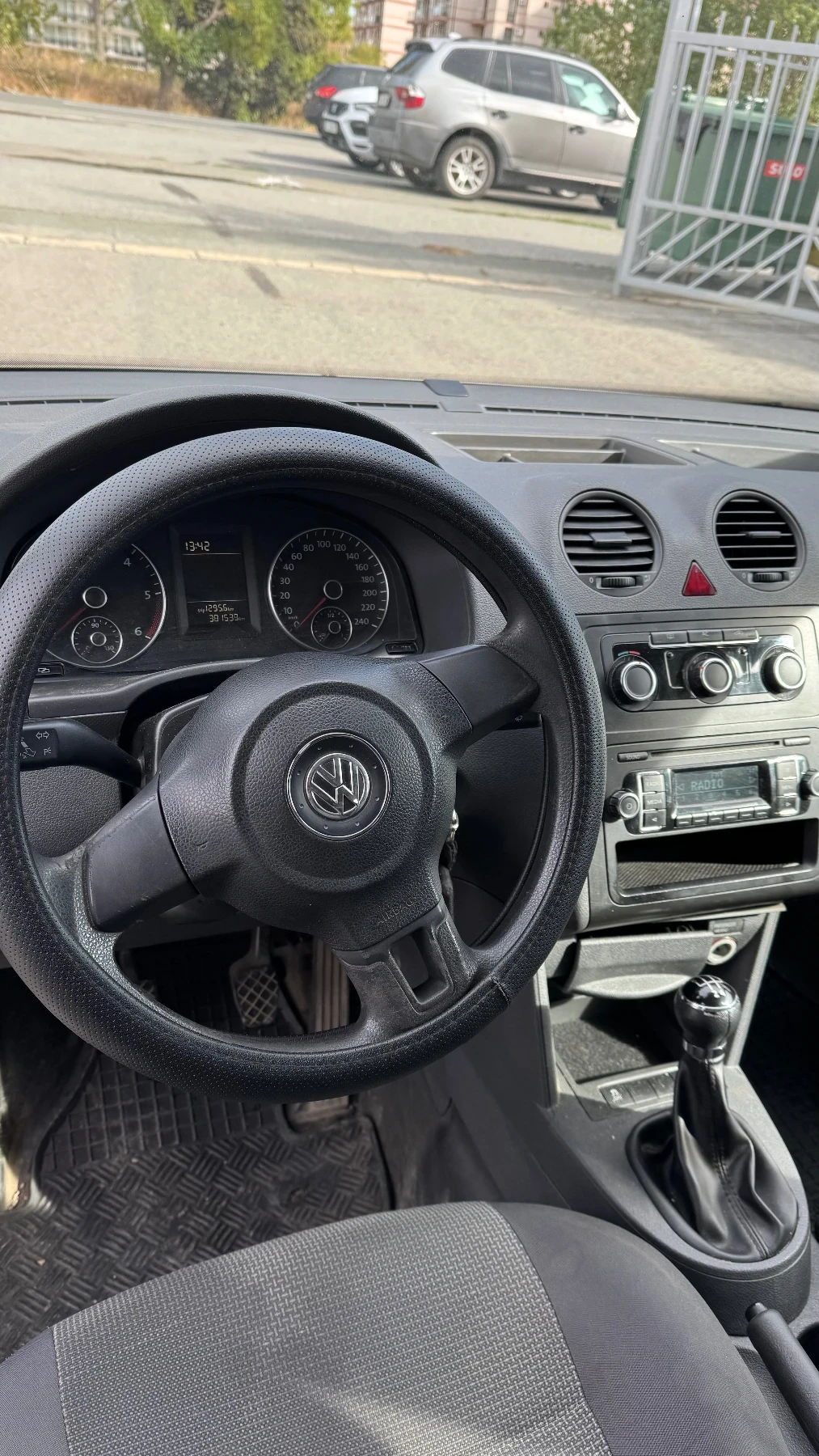 VW Caddy, снимка 9 - Автомобили и джипове - 56556428