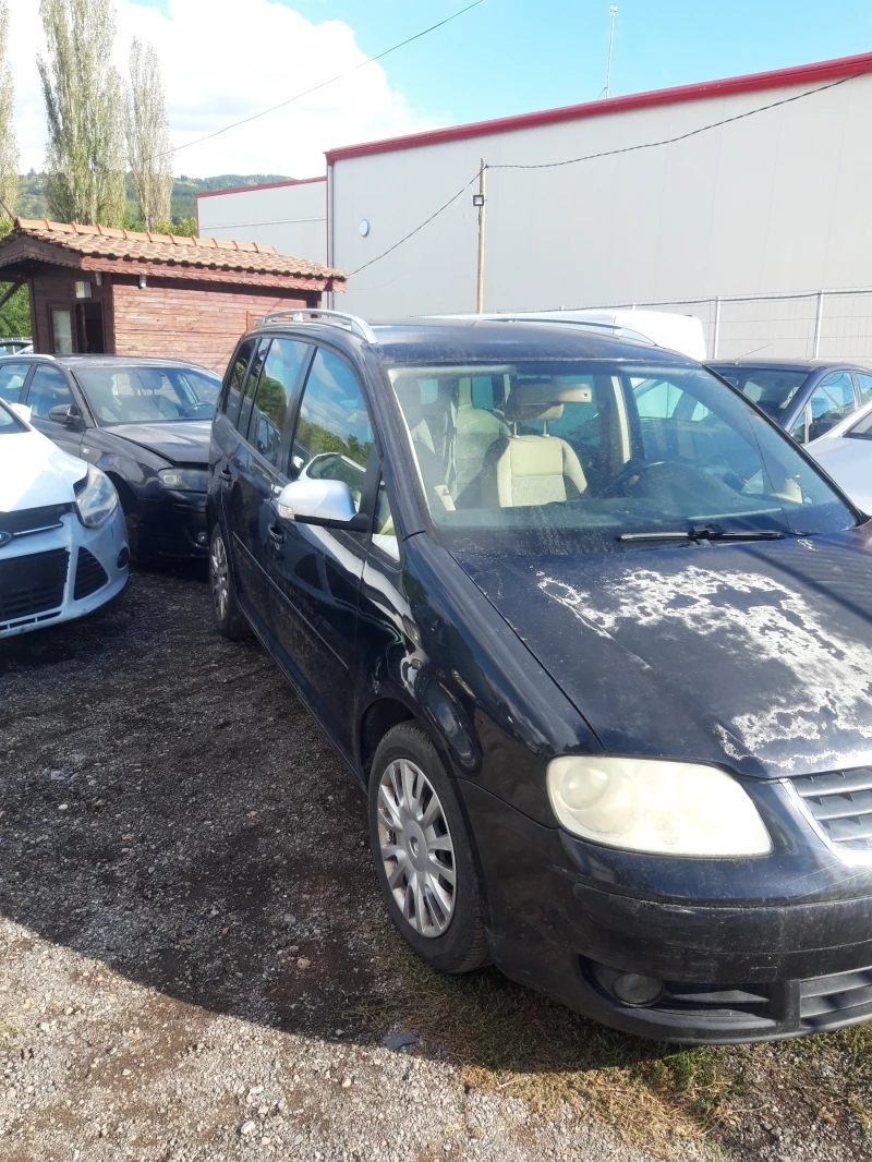 VW Touran 2.0tdi  16v НА ЧАСТИ, снимка 3 - Автомобили и джипове - 38137400