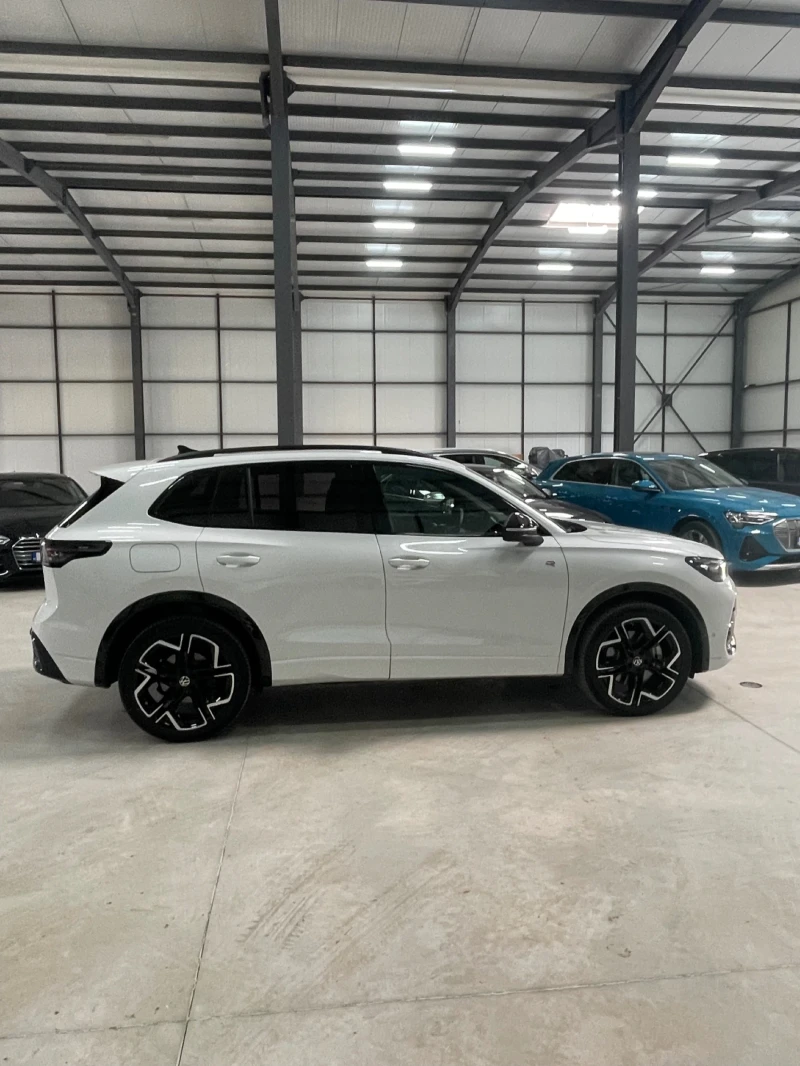 VW Tiguan 2.0TDI/R LINE/4M/harman/kardon/Обдух/Панор/ФУЛЛ!!, снимка 7 - Автомобили и джипове - 47157577