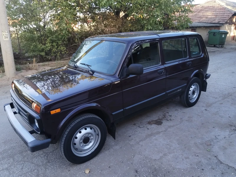 Lada Niva 1.7i, снимка 16 - Автомобили и джипове - 47851239