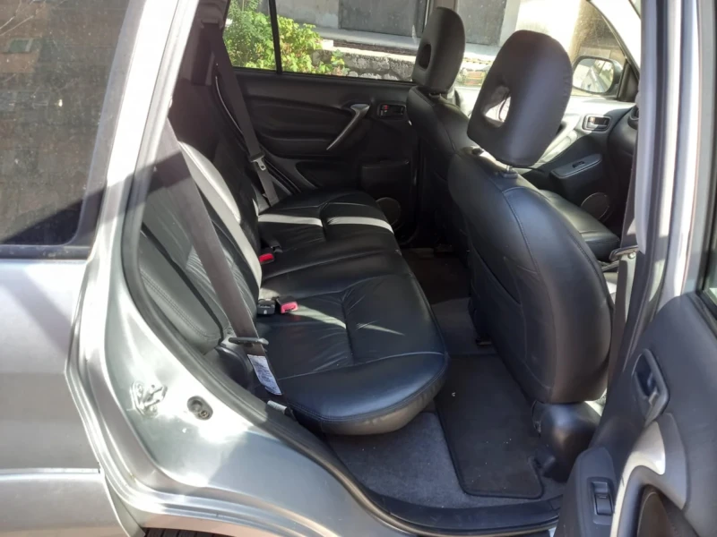 Toyota Rav4 2000куб-150к, снимка 2 - Автомобили и джипове - 52285959