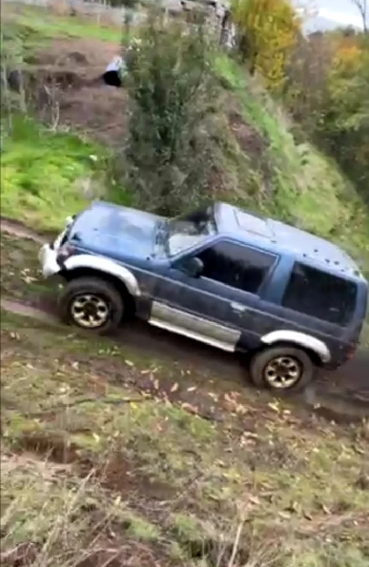 Mitsubishi Pajero 2.5 SYPER SELEKT , снимка 2 - Автомобили и джипове - 52673346