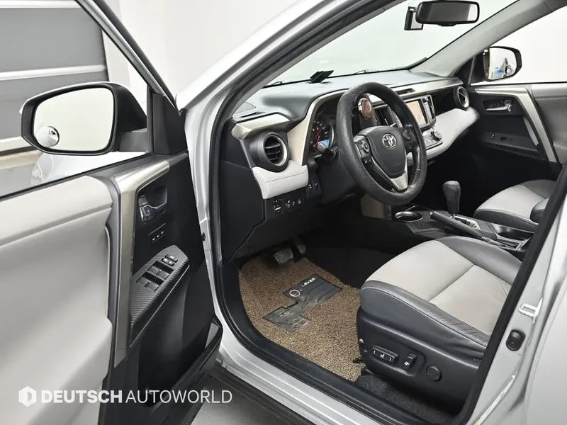 Toyota Rav4 2.5 Бензин 4x4, снимка 9 - Автомобили и джипове - 55610477