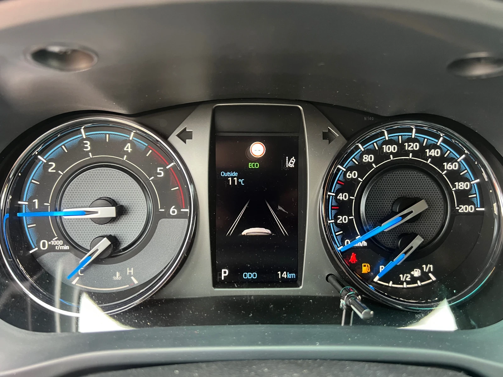 Toyota Hilux Invincible JBL MildHybrid 48V, снимка 9 - Автомобили и джипове - 54378822