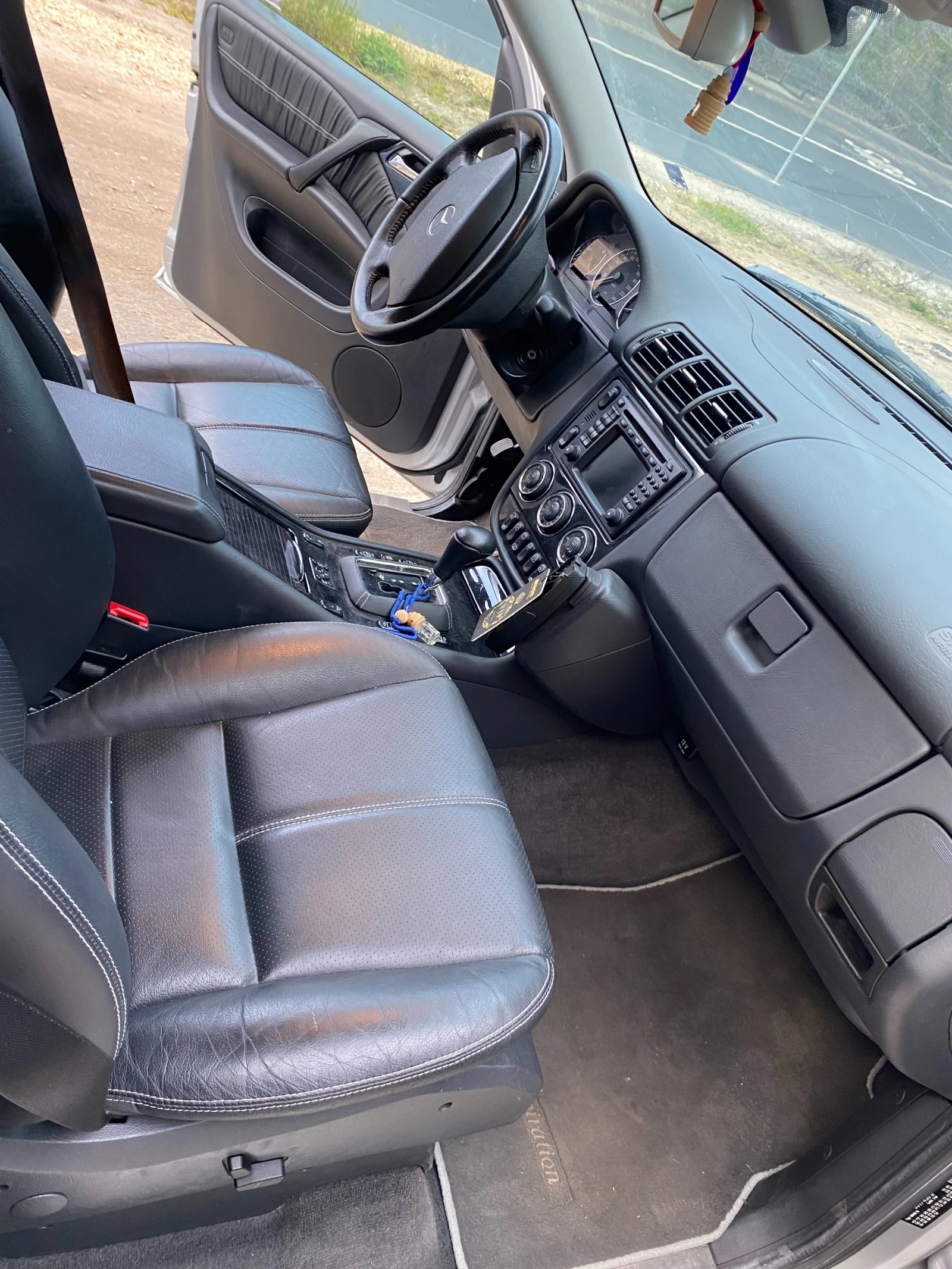 Mercedes-Benz ML 270, снимка 9 - Автомобили и джипове - 54391826