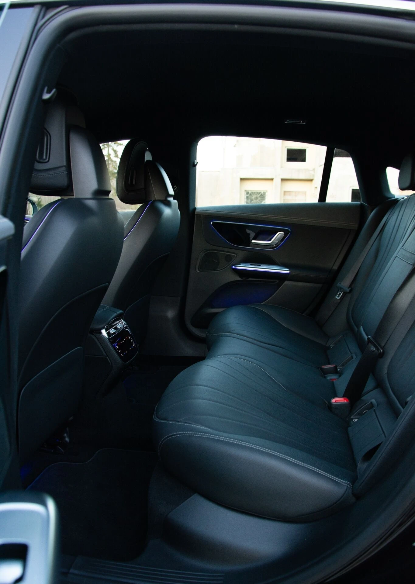 Mercedes-Benz EQE 350+ , снимка 11 - Автомобили и джипове - 54421685