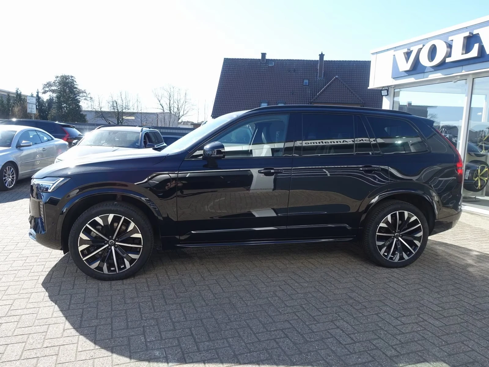 Volvo Xc90 Plus Dark T8 AWD 7seats, снимка 2 - Автомобили и джипове - 54455517