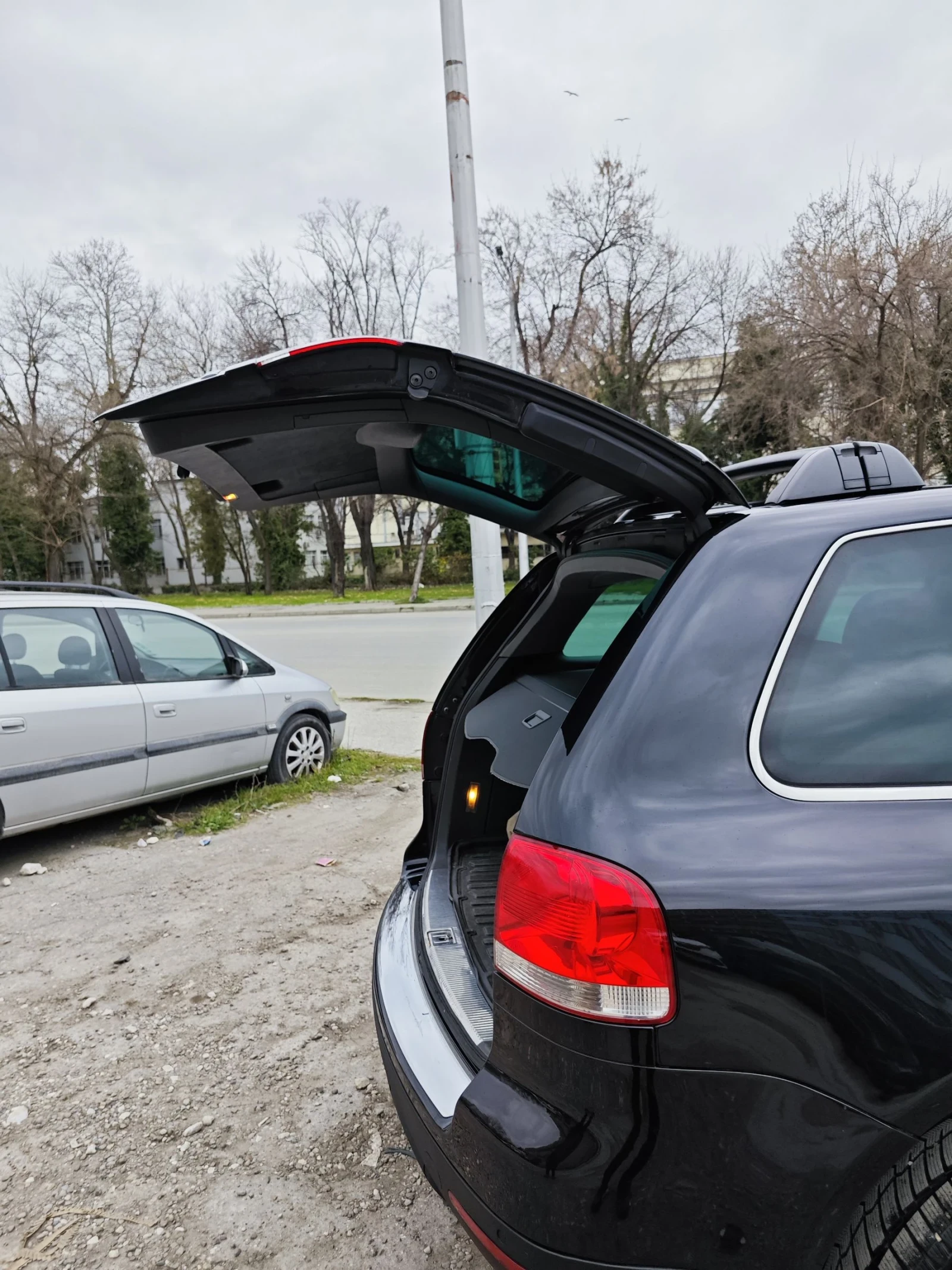 VW Touareg, снимка 6 - Автомобили и джипове - 54584499