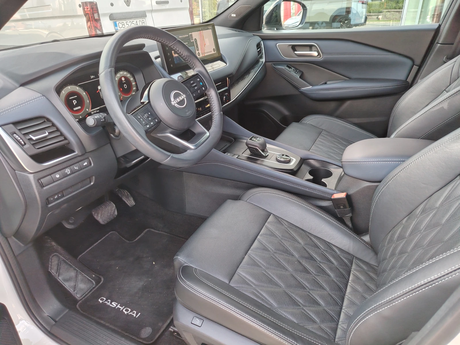 Nissan Qashqai Tekna Plus 4x4, снимка 4 - Автомобили и джипове - 54946401