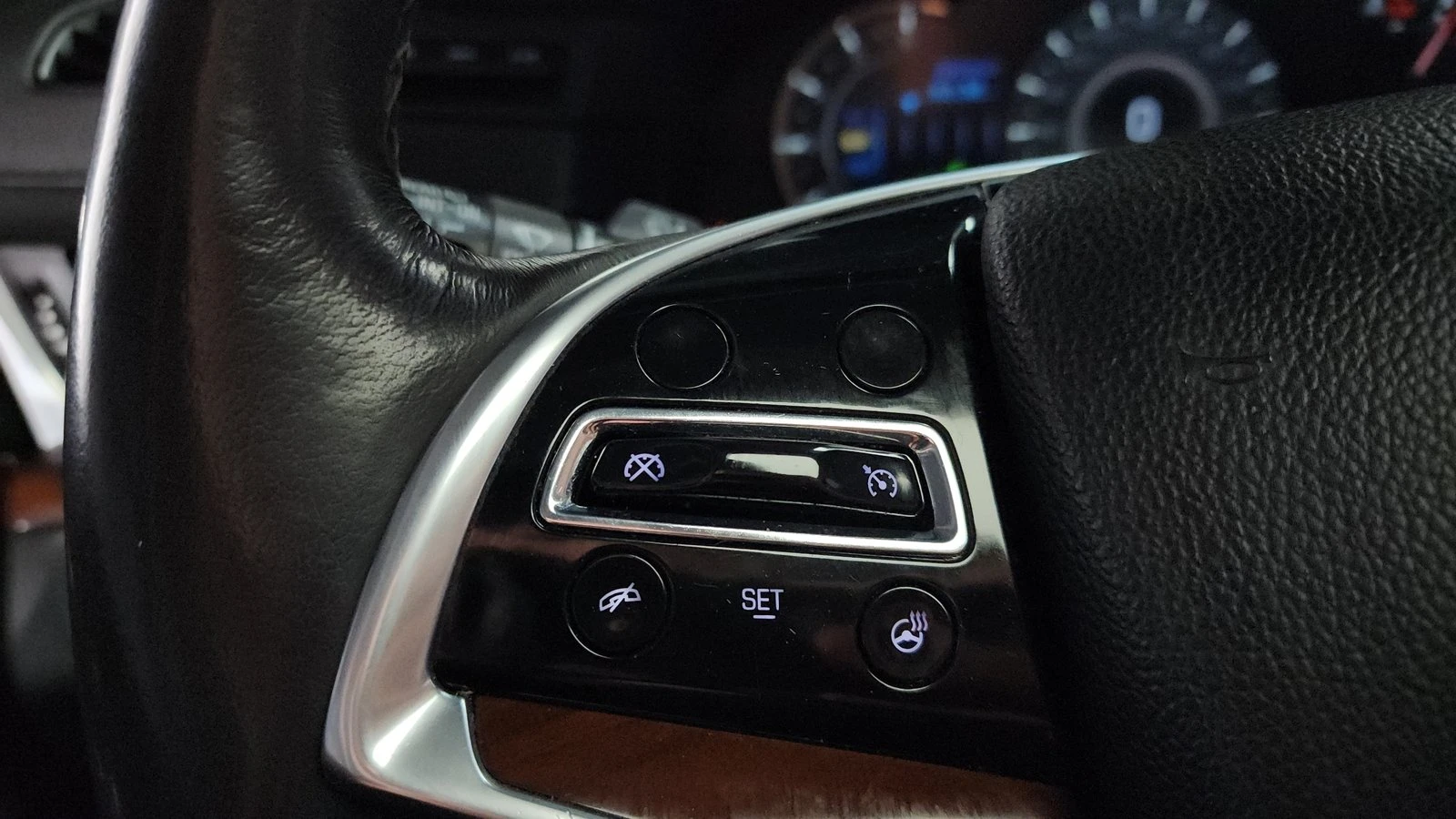 Cadillac Escalade 6.2* ЛЮК* HUD* 360* ПОДГРЕВ ВОЛАН* КРАЙНА ЦЕНА, снимка 15 - Автомобили и джипове - 55348616