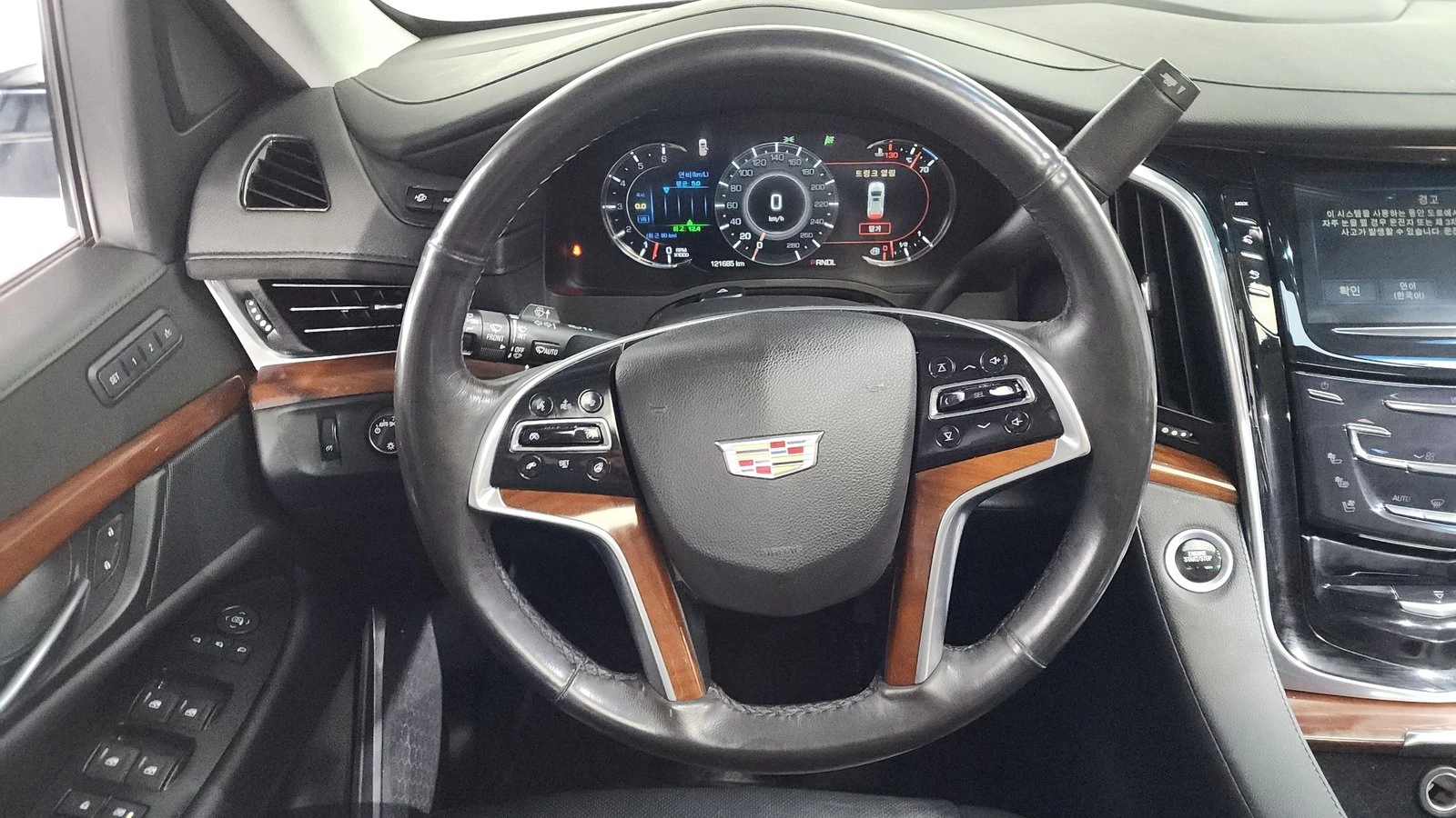 Cadillac Escalade 6.2* ЛЮК* HUD* 360* ПОДГРЕВ ВОЛАН* КРАЙНА ЦЕНА, снимка 12 - Автомобили и джипове - 55348616