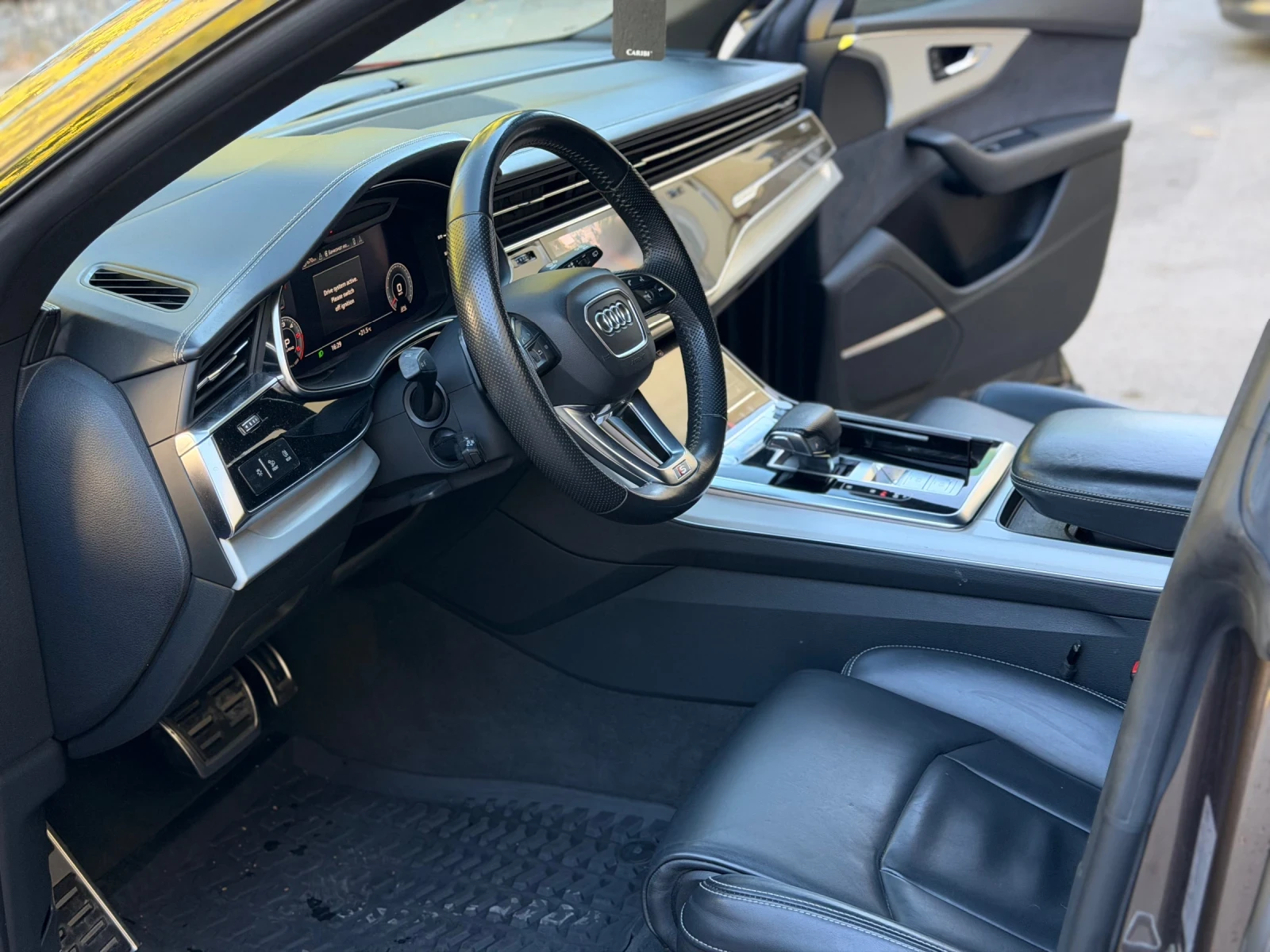 Audi Q8 50 TDI * B&O * SHADOW LINE, снимка 7 - Автомобили и джипове - 56358592