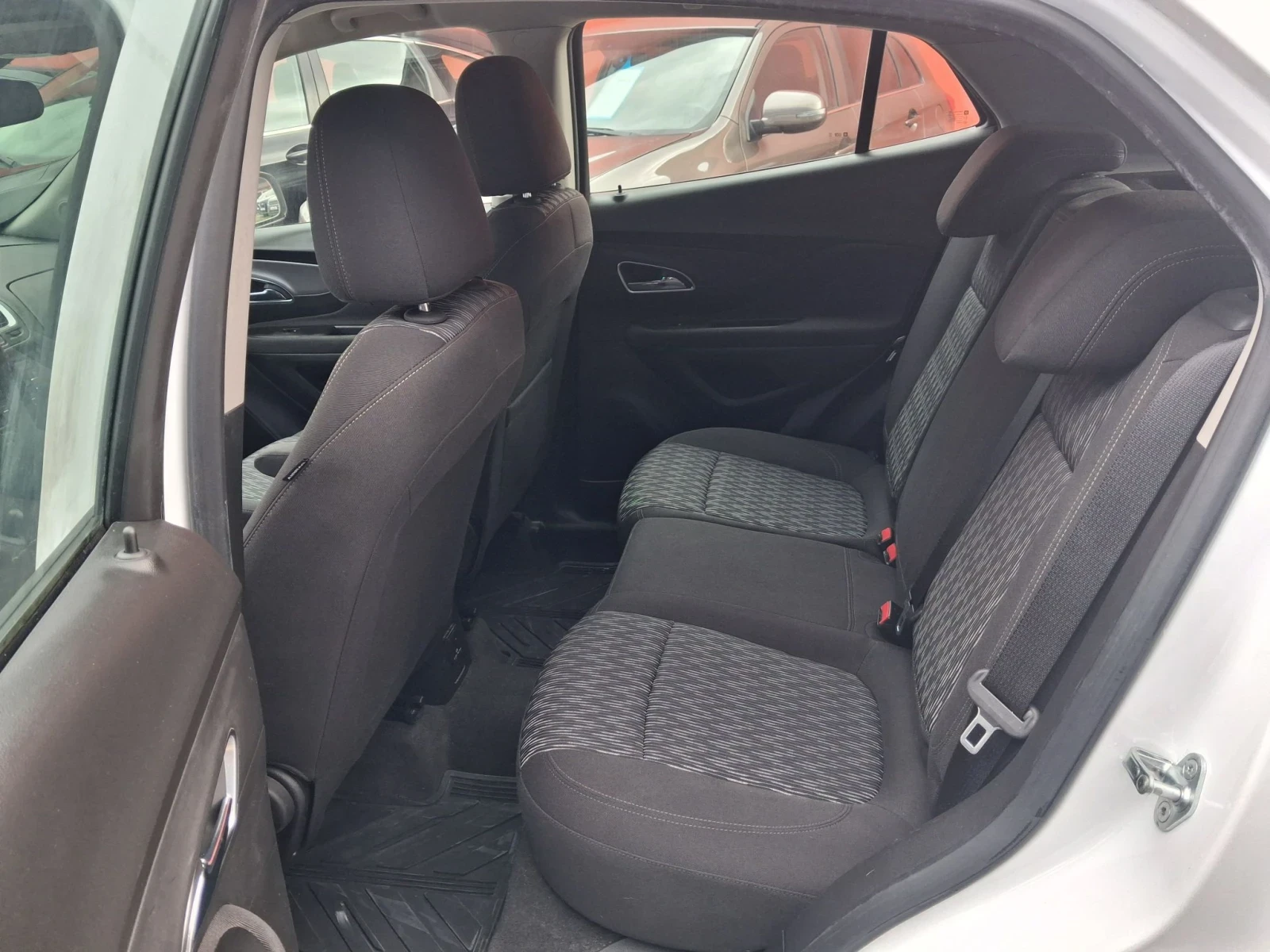 Opel Mokka 1.4i-16v Turbo, снимка 15 - Автомобили и джипове - 56741608