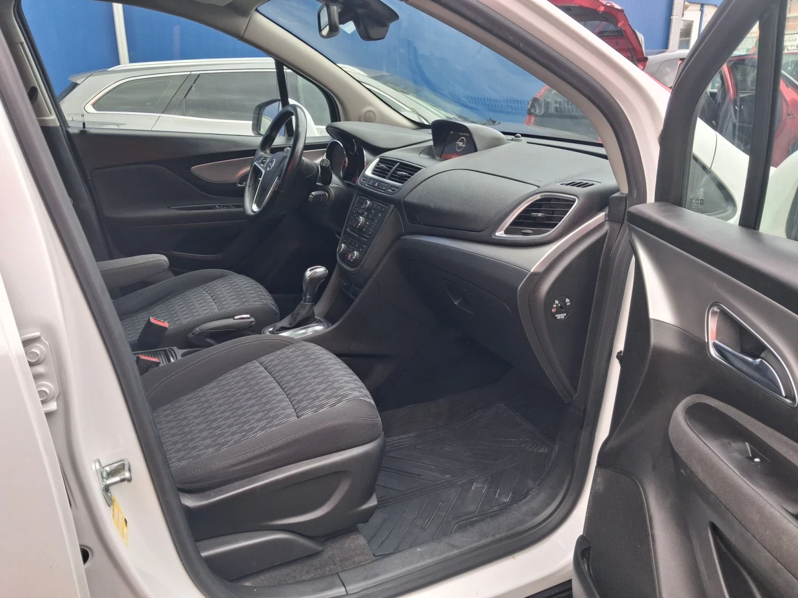 Opel Mokka 1.4i-16v Turbo, снимка 11 - Автомобили и джипове - 56741608