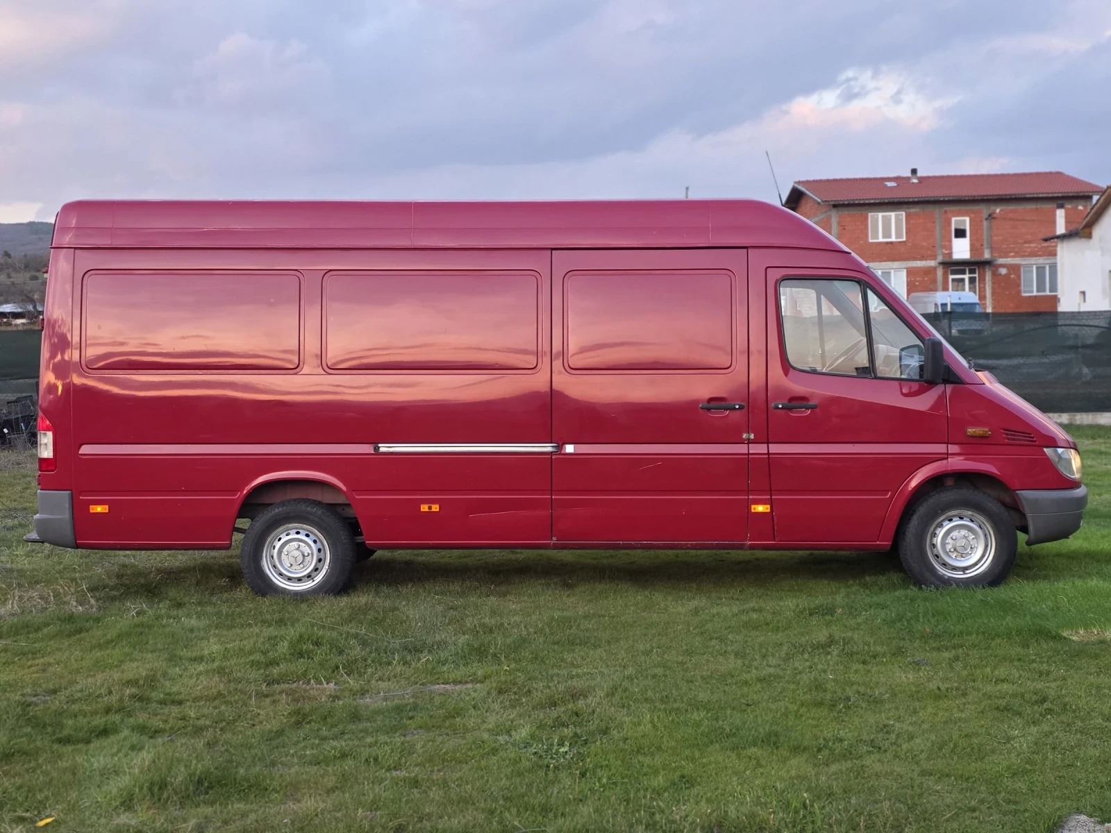 Mercedes-Benz Sprinter 311 2.2 CDI 110 k.c. Товарен ПЕРФЕКТЕН, снимка 5 - Бусове и автобуси - 53864151