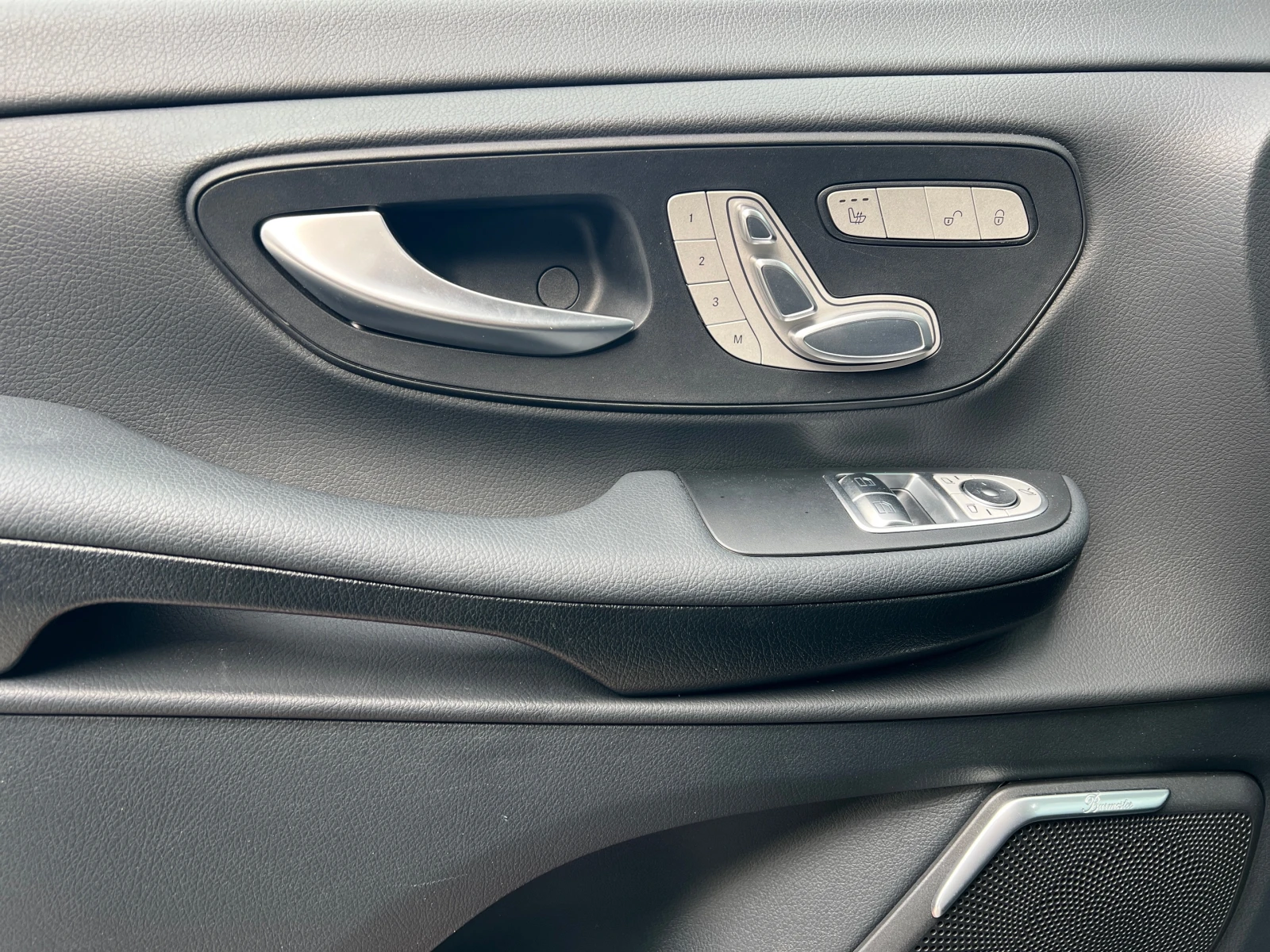 Mercedes-Benz V 300 EQ Long, снимка 10 - Бусове и автобуси - 54222963