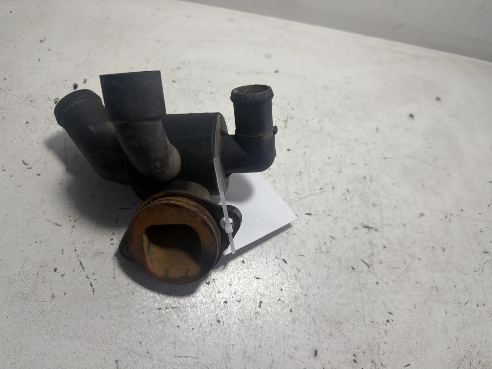 маркуч (тръба) Фолксваген Пасат 1.6TDI 03L121111S