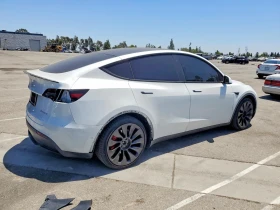 Tesla Model Y Performance AWD | CARFAX | АВТОФИНАНСИРАНЕ , снимка 3