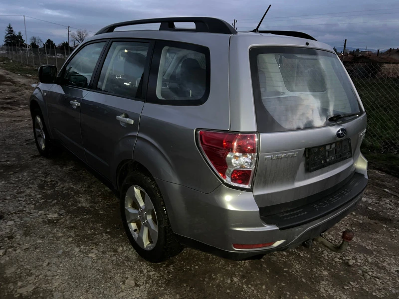 Subaru Forester 2.0d, снимка 3 - Автомобили и джипове - 38787738