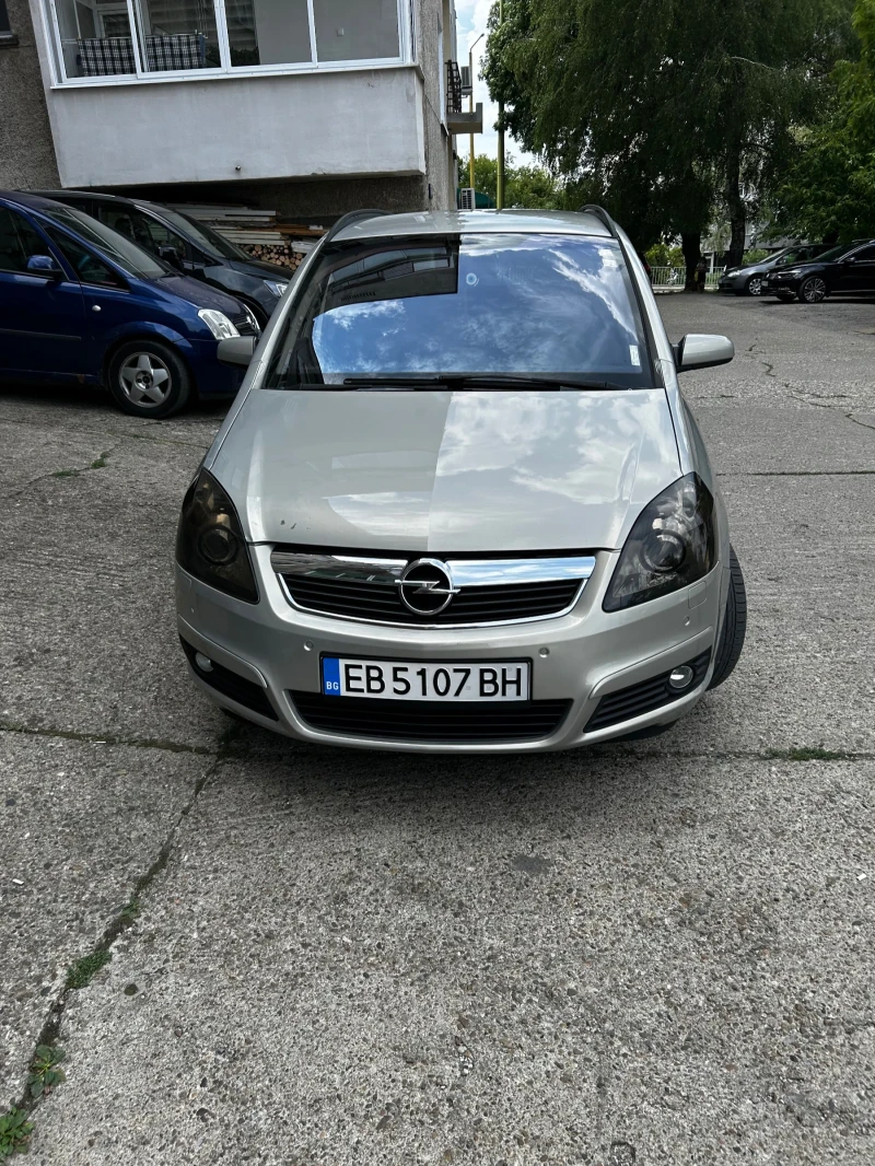 Opel Zafira, снимка 1 - Автомобили и джипове - 47030103