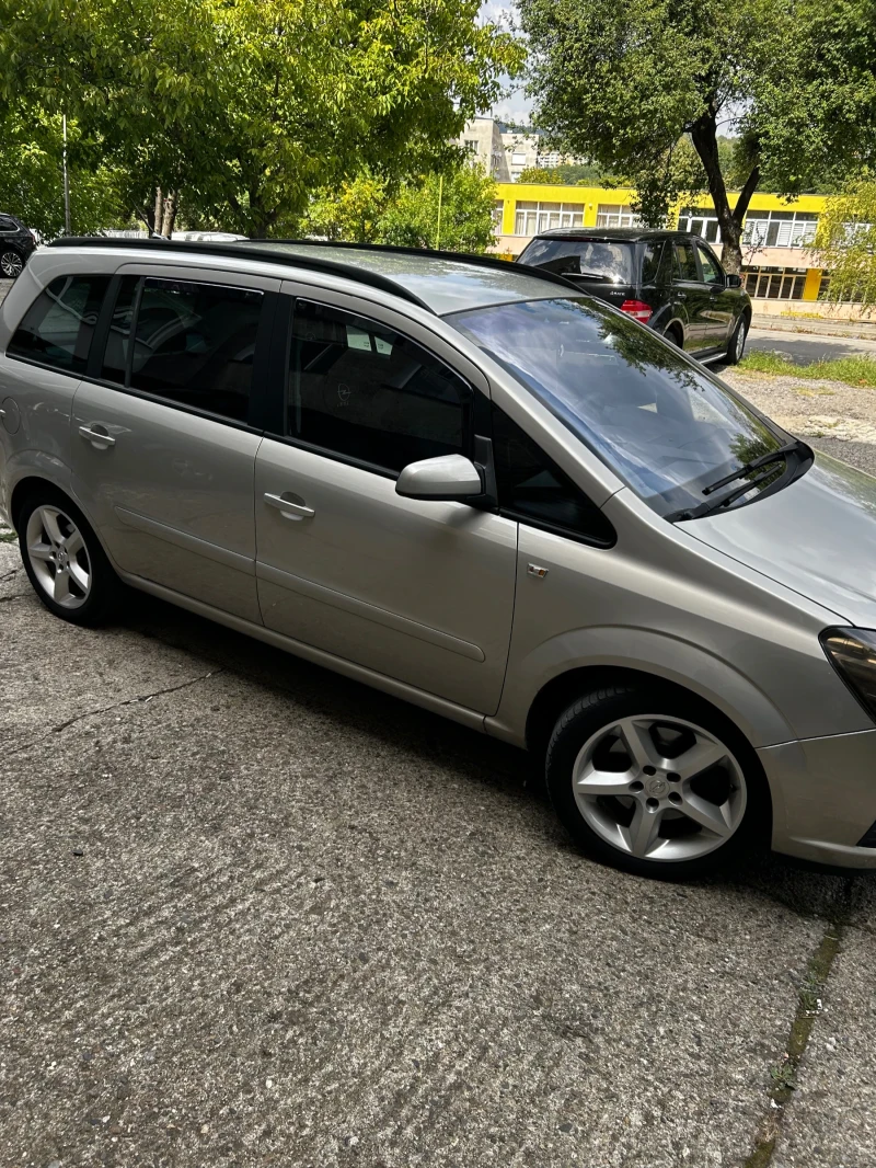 Opel Zafira, снимка 3 - Автомобили и джипове - 47030103