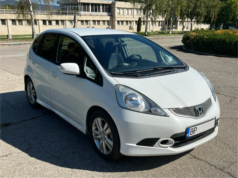 Honda Jazz 1.4i-vtec 99 к.с. * SPORT* , снимка 1 - Автомобили и джипове - 47499202