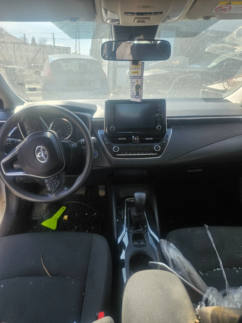 Toyota Corolla 1.8  HYBID, снимка 2 - Автомобили и джипове - 51657990
