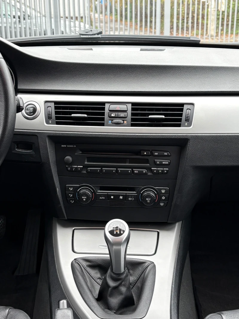 BMW 320 i, 150hp, КОЖА, снимка 14 - Автомобили и джипове - 52303102