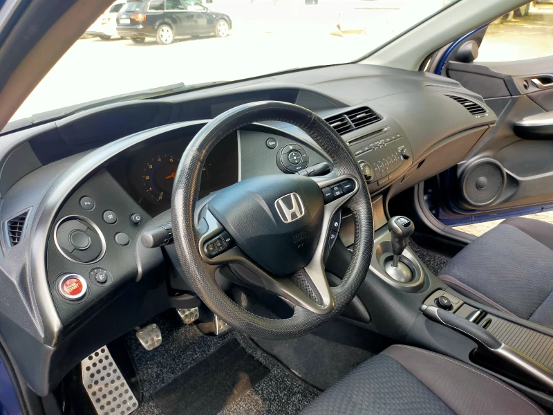 Honda Civic 1.4 16v FACELIFT, снимка 9 - Автомобили и джипове - 52353968