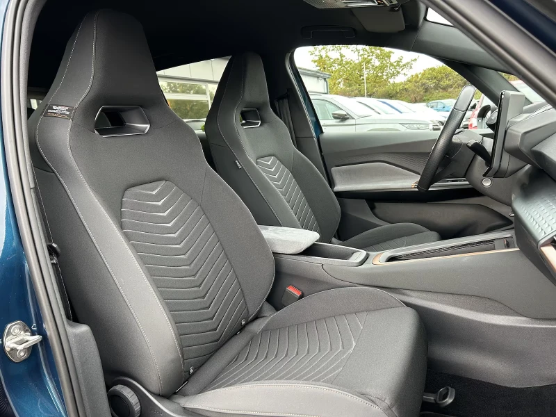 Cupra Born 150 kW* Keyless* 360* ACC* LED* SHZ* , снимка 12 - Автомобили и джипове - 52595598