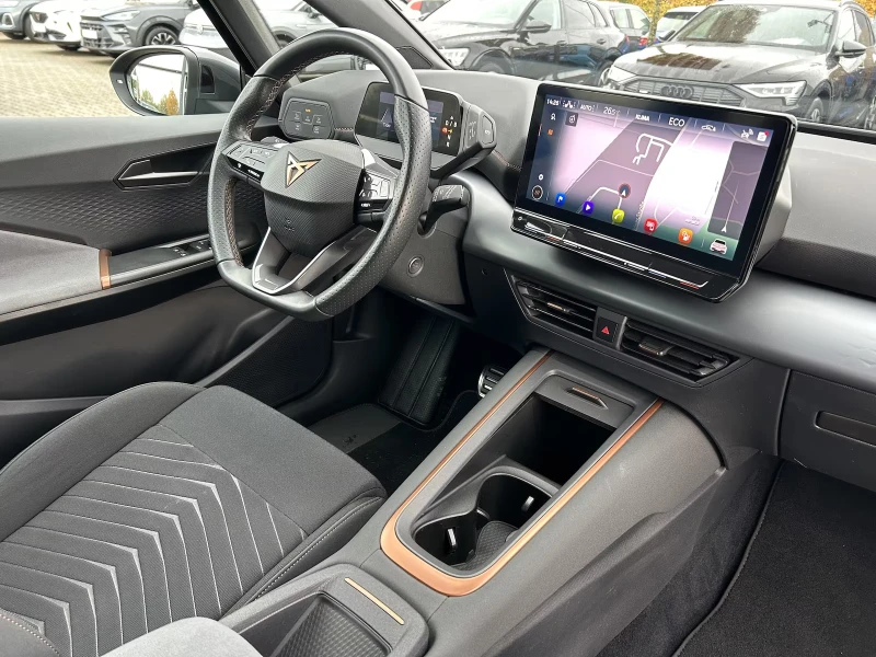 Cupra Born 150 kW* Keyless* 360* ACC* LED* SHZ* , снимка 10 - Автомобили и джипове - 52595598