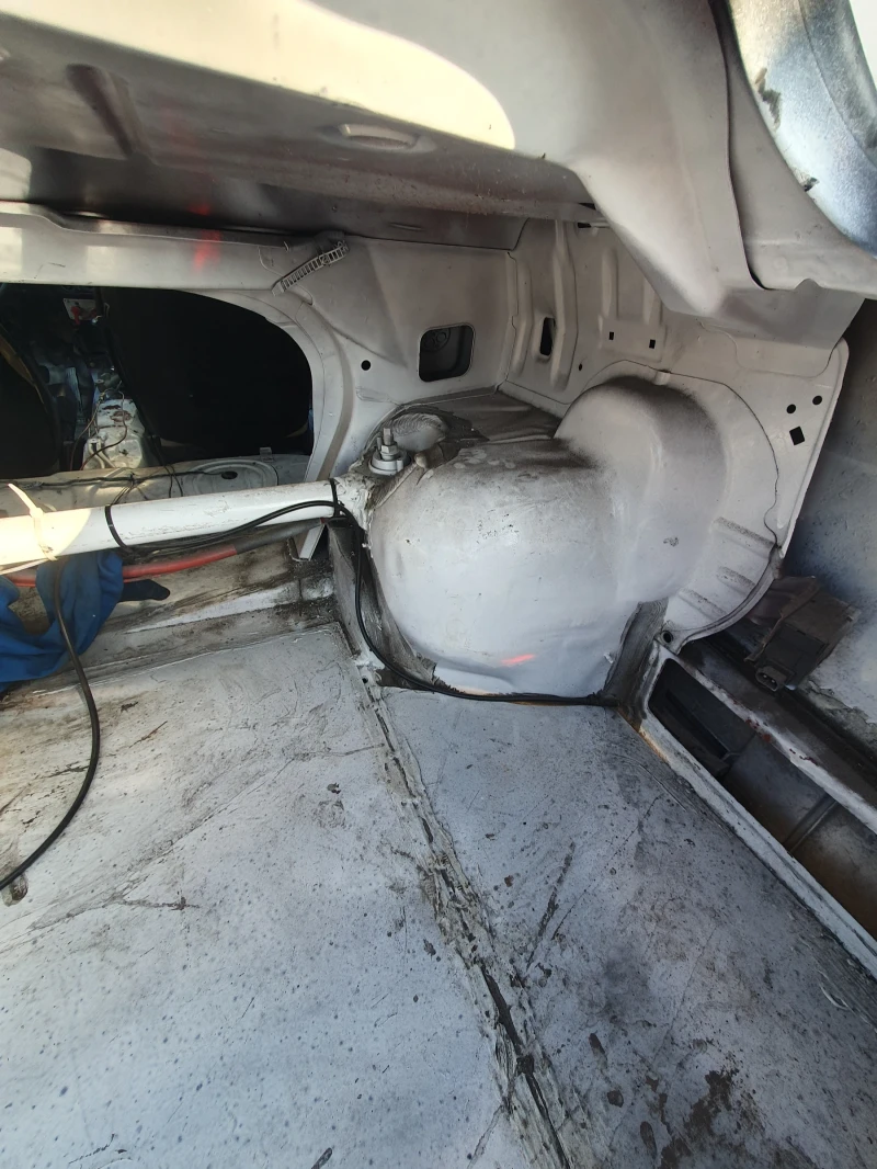 BMW 320, снимка 8 - Автомобили и джипове - 52820912