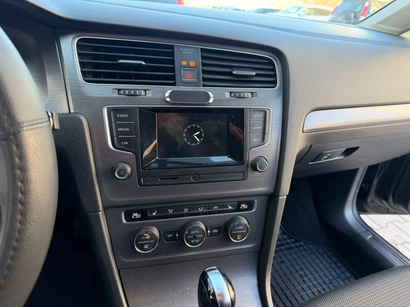 VW Golf, снимка 7 - Автомобили и джипове - 53139374