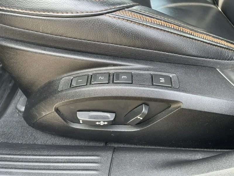 Volvo V40 Cross Country D4, снимка 12 - Автомобили и джипове - 53539152