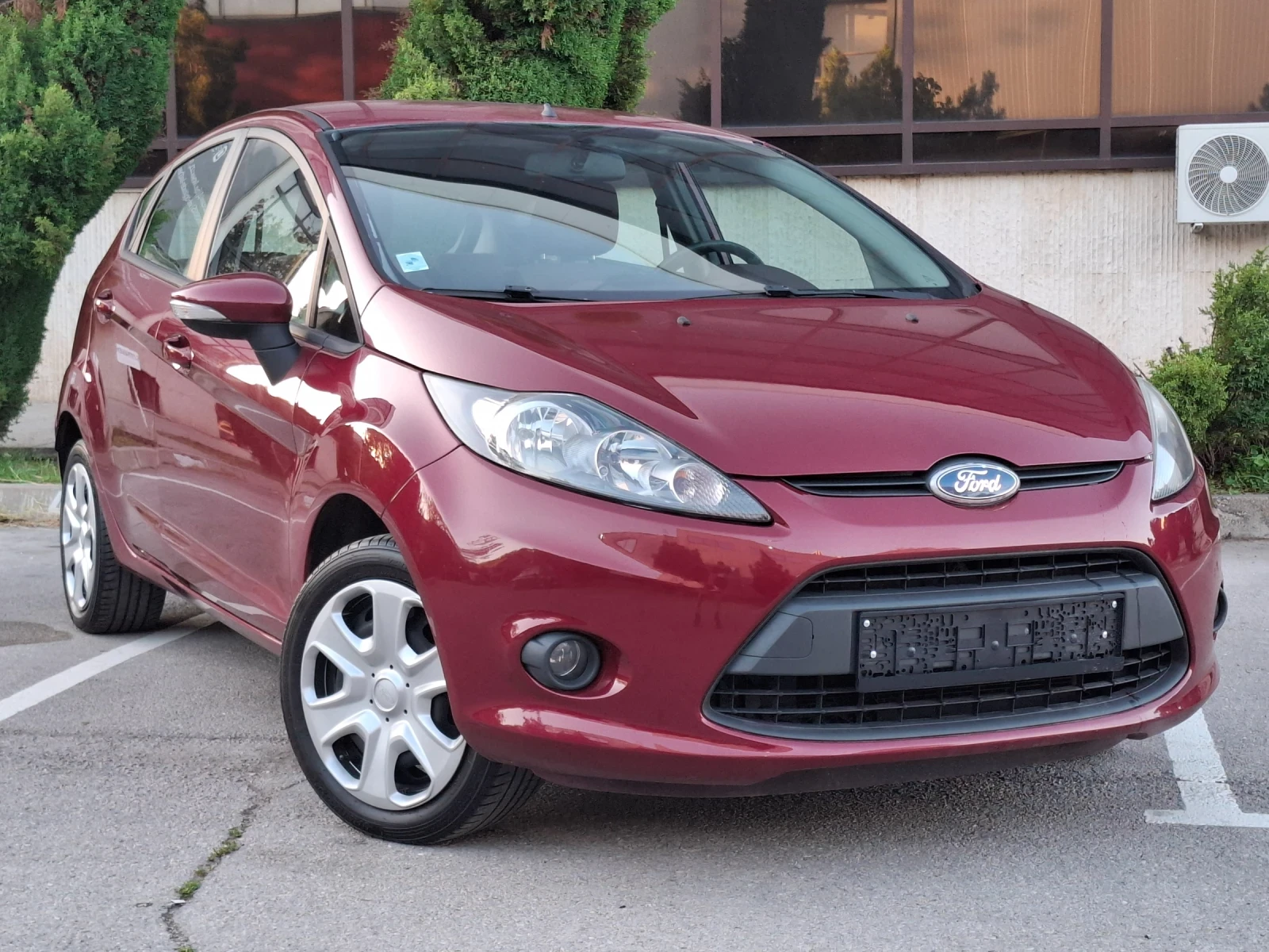 Ford Fiesta 1, 25i * EURO 5 * КЛИМАТИК * ЛИЗИНГ *  - изображение 2