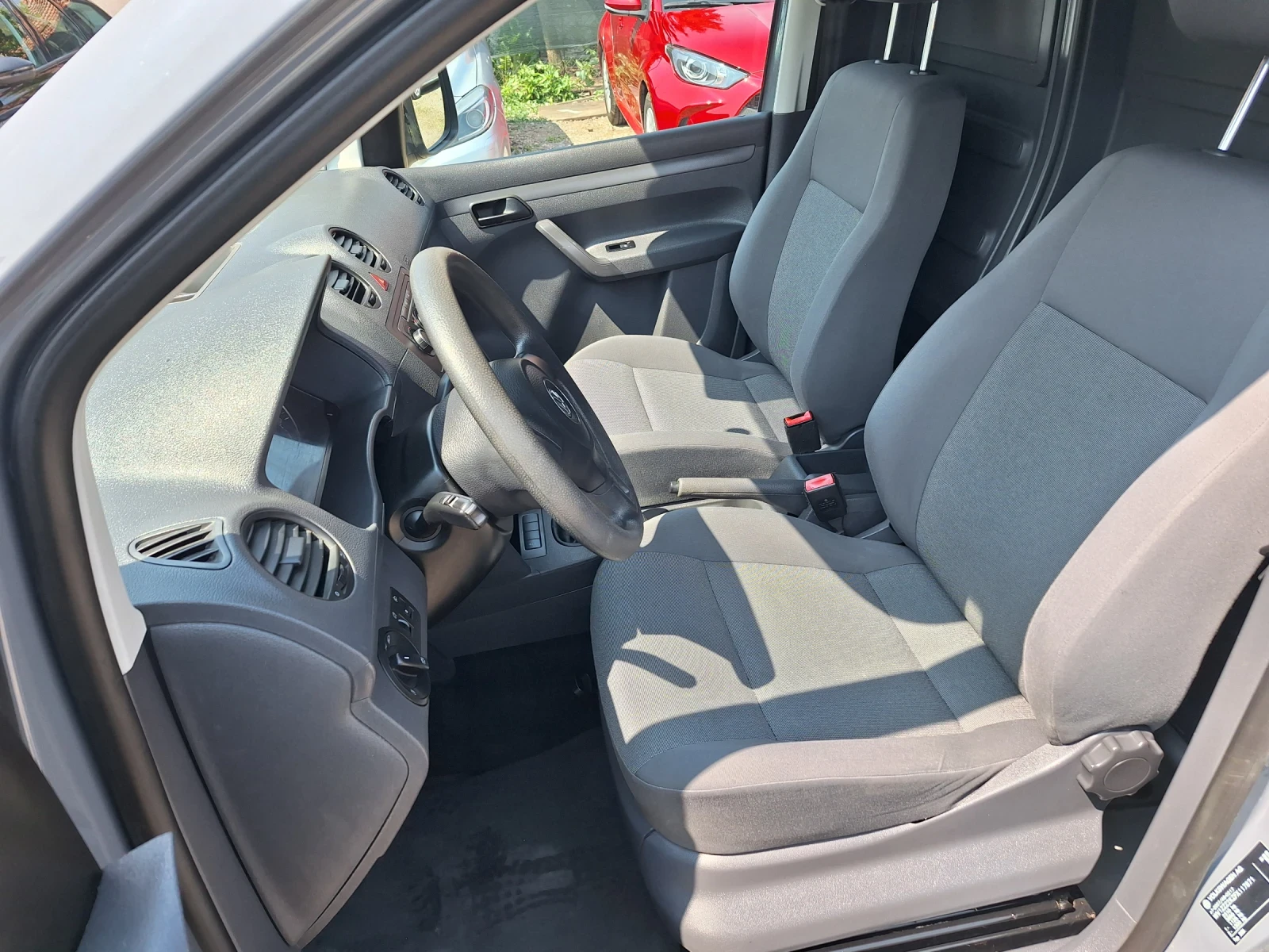 VW Caddy 1.6 TDI - изображение 9