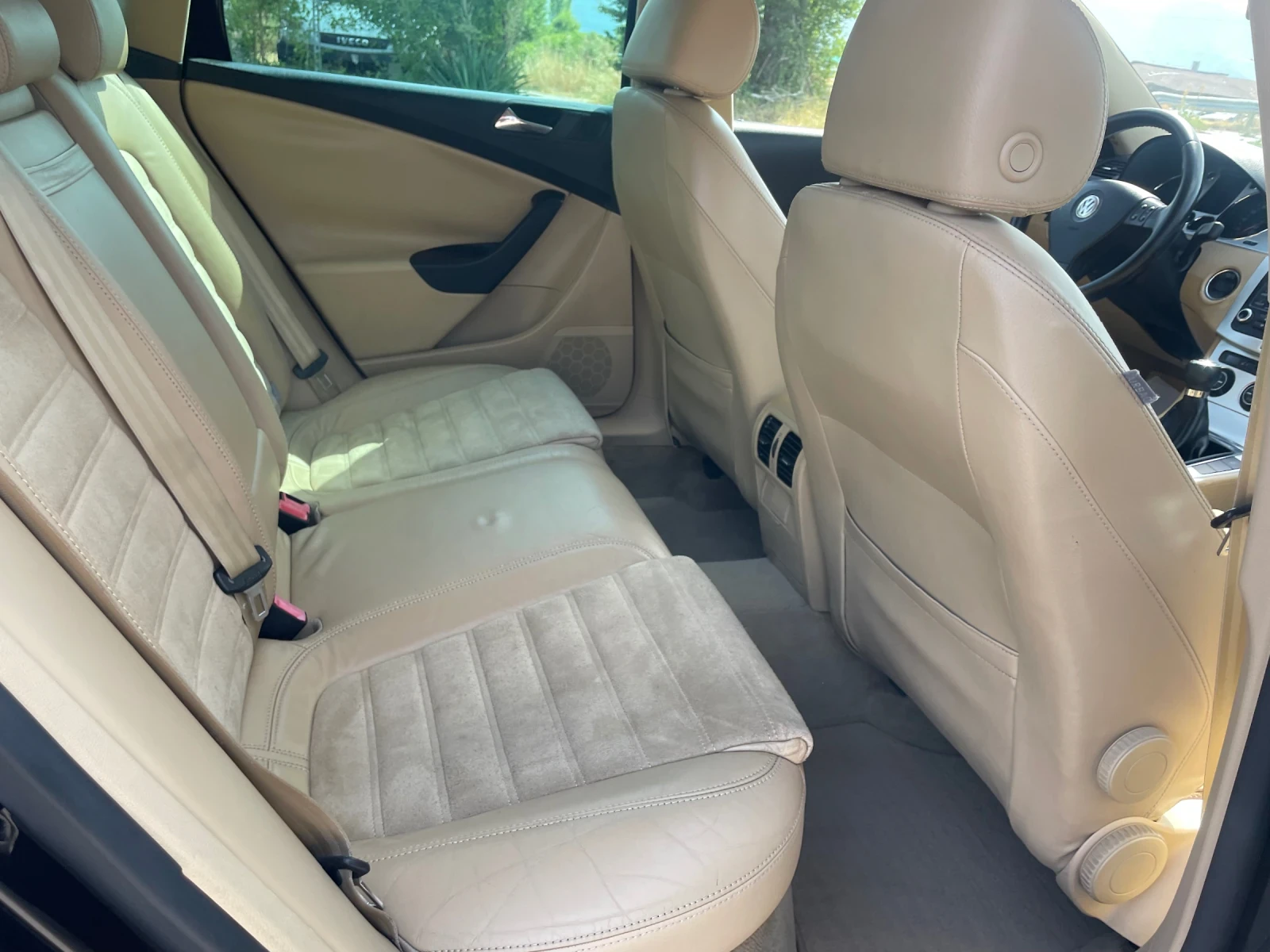 VW Passat 2.0TDI-140-HI-LINE-ITALIA - изображение 7