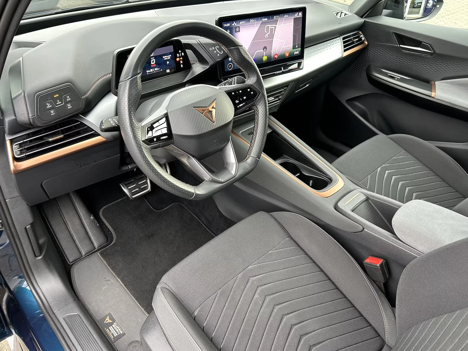 Cupra Born 150 kW* Keyless* 360* ACC* LED* SHZ*  - изображение 8