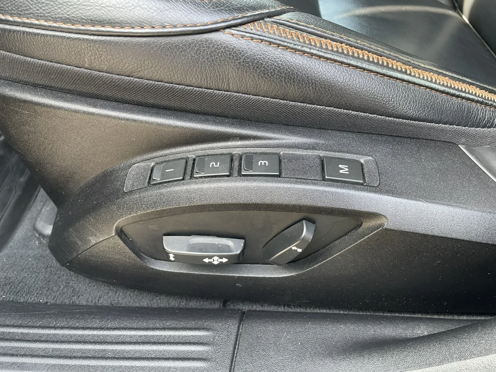 Volvo V40 Cross Country D4, снимка 12 - Автомобили и джипове - 53539152