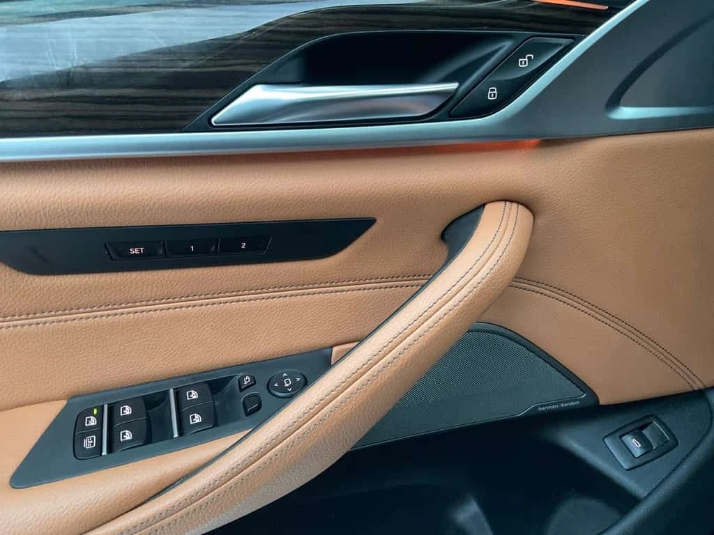 BMW 530 * 530i xDrive SOFT CLOSE! NAV! BACK UP CAM! BSM! * - изображение 9