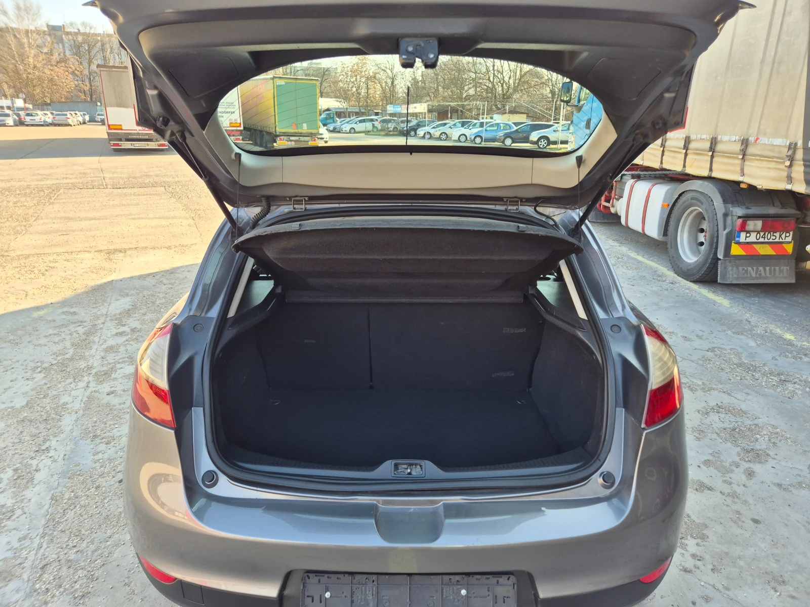 Renault Megane 1.5 DCI-ИТАЛИЯ , снимка 9 - Автомобили и джипове - 53849524