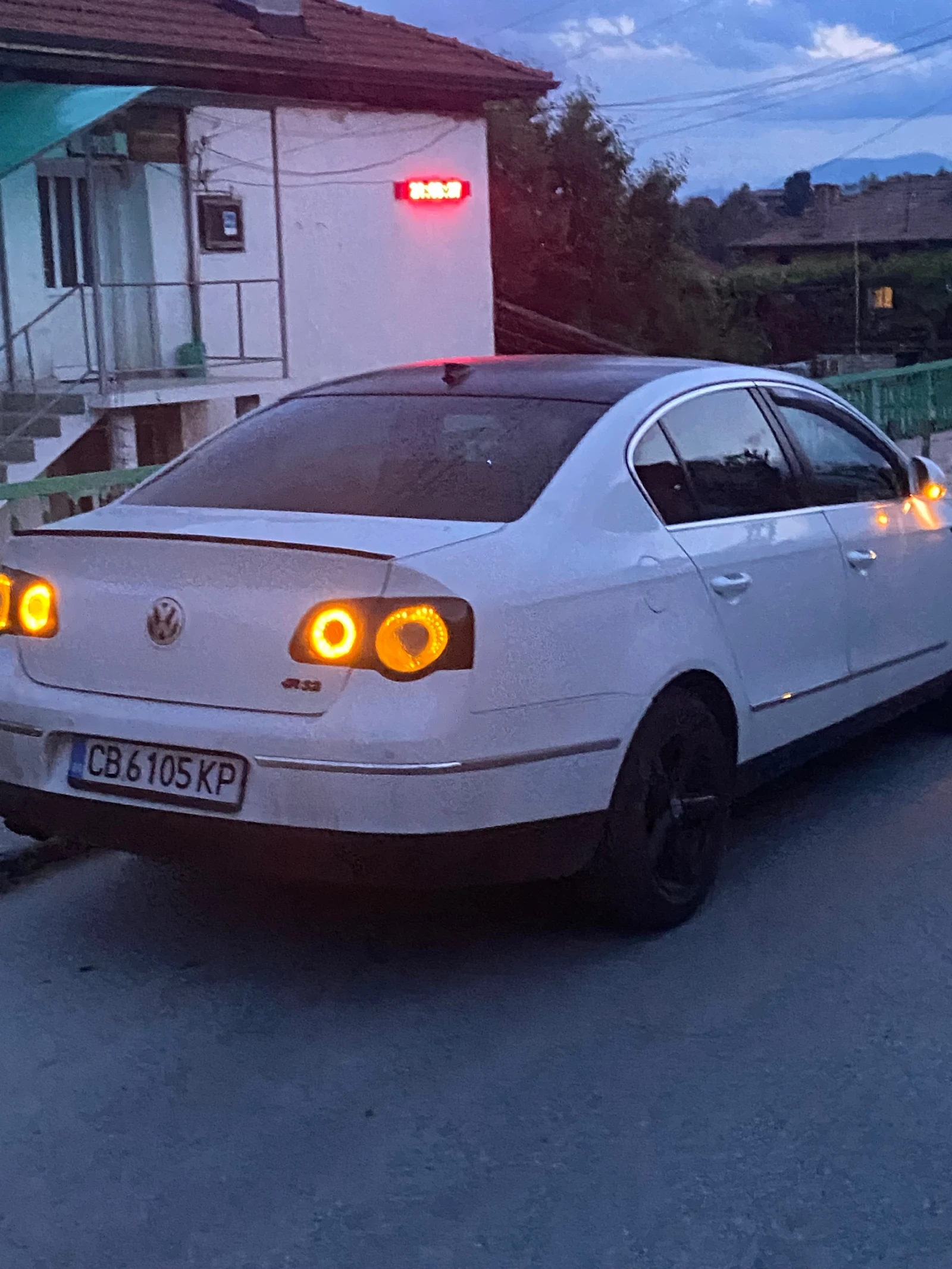 VW Passat, снимка 6 - Автомобили и джипове - 53853249