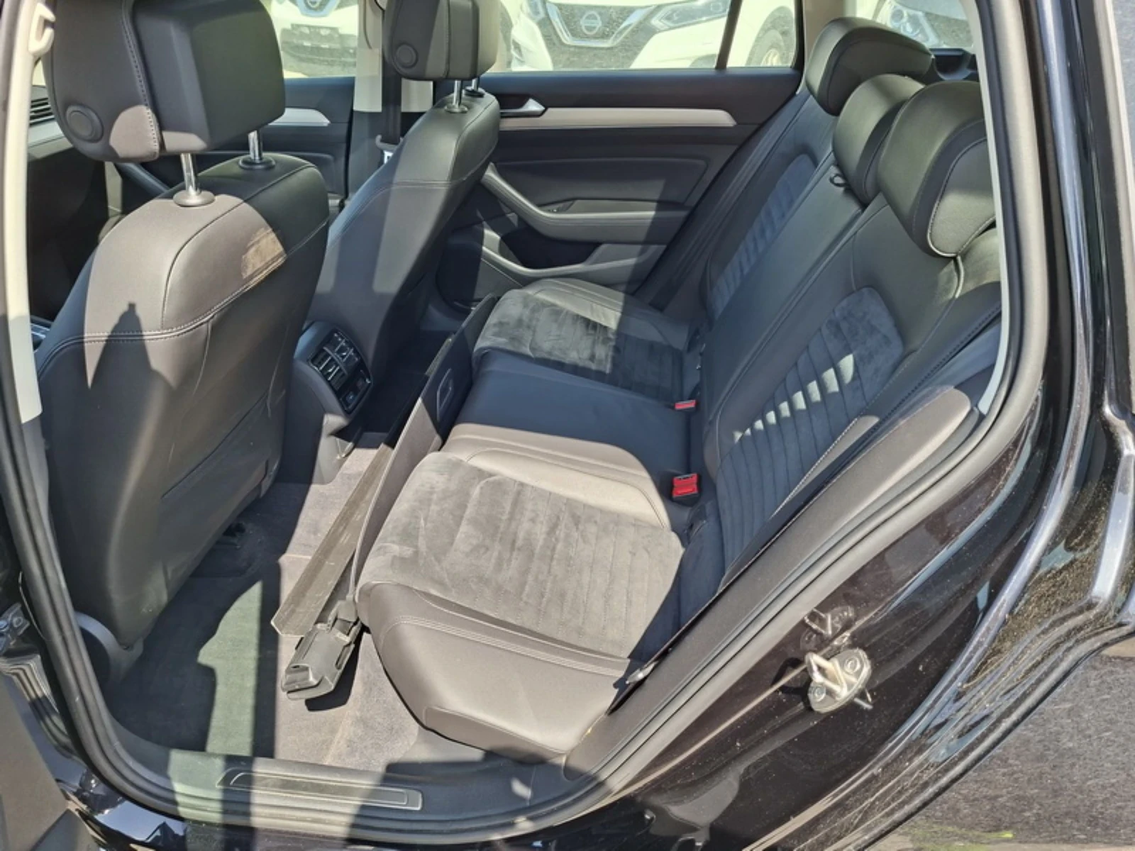 VW Passat Highline | 2.0 TSI 280HP | DSG6 | 4Motion , снимка 10 - Автомобили и джипове - 54745628