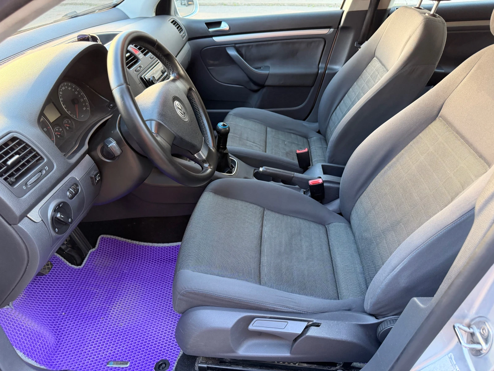 VW Golf Газ.Инжекцион, снимка 7 - Автомобили и джипове - 54963244
